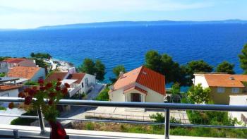 Two-bedroom apartment with wonderful open sea view on Ciovo peninsula, 80m from the beach 