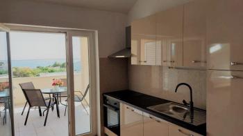 Apartment  of 109 m2, 200m from the sea, with sea views, on Pag peninsula! 