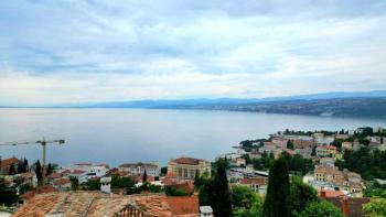 Dom wolnostojący o powierzchni 250 m2 z panoramicznym widokiem na morze w Opatii 