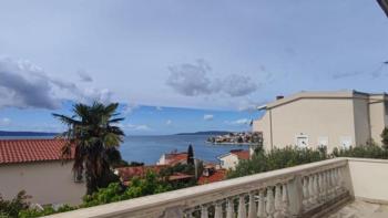 Exkluzív ház eladó Ciovóban, Trogirban, 100 méterre a tengertől 