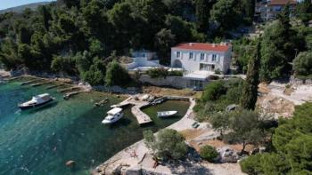 Rare new villa on the 1st line to the sea on Ciovo 