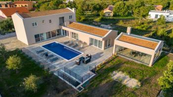 Solid modern villa in a great location in Labin area 