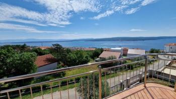 Un bel appartement avec une vue panoramique sur la mer à Crikvenica 