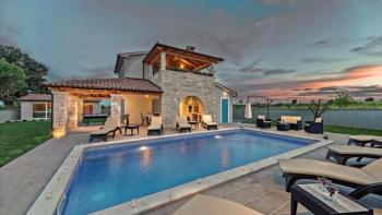 Beautiful villa in Marčana, with wellness and pool 
