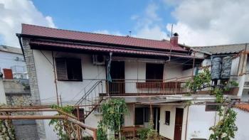 Maison à Novi Vinodolski avec vue sur la mer, très bon marché ! 