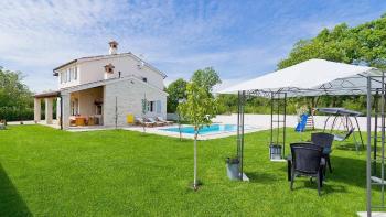 Villa de style rustique à un prix parfait avec piscine à Marcana 