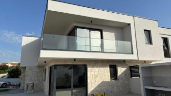 Exclusive semi-detached house with swimming pool in Mandre, Pag 