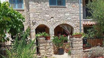 Stone house in Poreč, for sale 