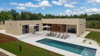 Design one-story villa located in a private complex in Svetvincenat 