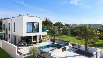 Elegant new villa 20 meters from the sea in Medulin 