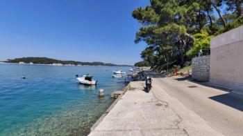 Erstaunliches Anwesen in der 1. Reihe zum Meer auf M.Losinj 