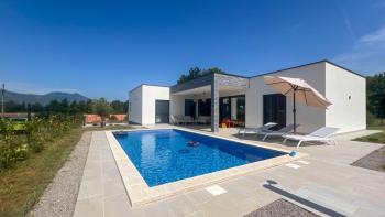 Modern new building with swimming pool in Labin area! 