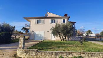 Belle maison dans un excellent emplacement avec vue sur la mer à Vrsar 