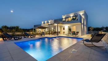 Modern villa in a quiet location in Svetvincenat 