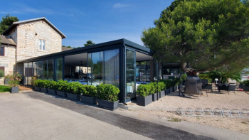 Super-property of restaurant by the sea in Rovinj 