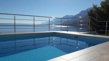 First line property with pool on Omis riviera, for sale 