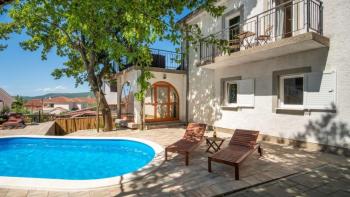 Villa mit Pool in Kornić, Insel Krk, zu verkaufen 