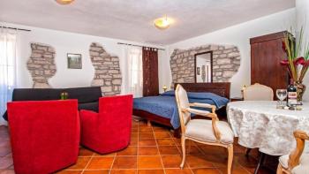 Nice studio mere 70 m from the sea in Rovinj, for sale 