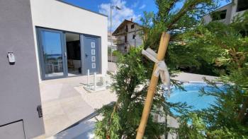 Appartement à Kastel Gomilica, avec jardin privé, à vendre 