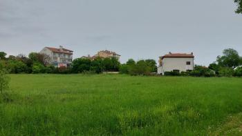 Land in Rovinj, mere 1 km from the sea, for sale 