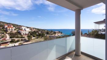 Free standing house of 6 apartments in Primosten area, for sale 