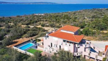 Gorgeous villa on Pasman island, for sale 