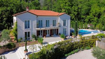 Luxury villa in Brsec, for sale 