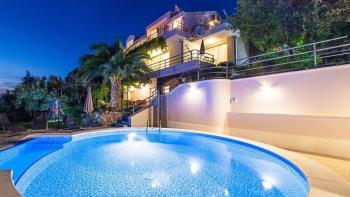 Magnetic villa on Makarska riviera with pool and sea view! 