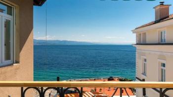 Apartment 20 m from the sea with 2 balconies in Opatija, 1st line to the sea 