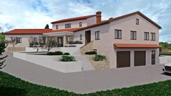 Villa with a large garden in Rovinj area, mere 5 km from the sea 