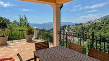 Entire floor in a newly built Mediterranean house with a beautiful sea view 