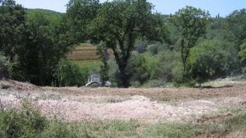 Urban land in Rovinj, 3 km from the sea 