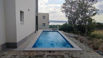 Apartment in a complex with pool in Smokvica 