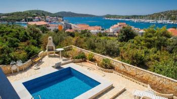 Wonderful villa in Rogoznica close to famous yachting marina 