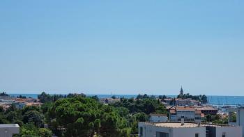 Luxurious 3 bedroom apartment with a beautiful view of the sea, Novigrad 