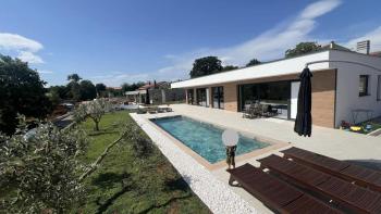 Discounted! Spacious modern house with swimming pool in Labin area! 