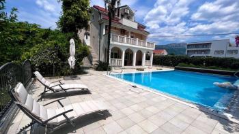 Villa in Kastela with pool and garage, for sale 