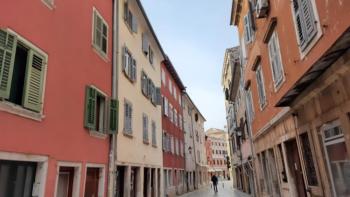 Business premise in old Rovinj, 50m from the sea, for sale 