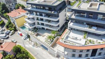 Modern new apartment in a luxurious new complex with reception, wellness, garage in Opatija, for sale 