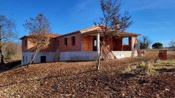 Freistehendes einstöckiges Haus im Bau in Tinjan, zu verkaufen 