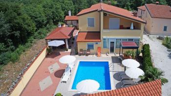 Guest house with 5 units with swimming pool in Porec area, for sale 