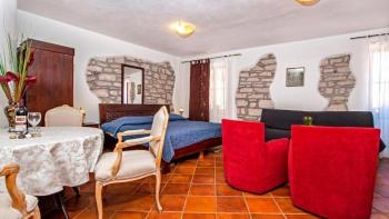 Nice studio mere 70 m from the sea in Rovinj, for sale 