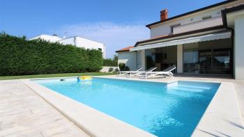 Modern villa near the sea and the city of Porec, for sale 