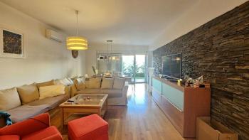 Apartment with 3 bedrooms on the ground floor in Peroj, for sale 