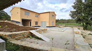 Newly built villa in a secluded area in Svetvincenat 