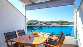 Sensational penthouse on the 1st line to the sea on Peljesac peninsula, for sale 