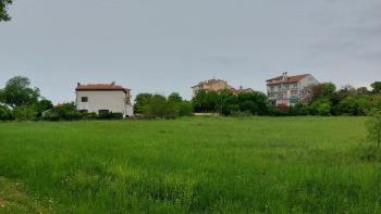 Land in Rovinj, mere 1 km from the sea, for sale 