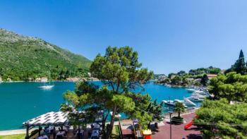 Gorgeous seafront hotel with restaurant and swimming pool in prestigious Dubrovnik suburb 