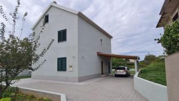 Recently built house in Kastela, for sale 