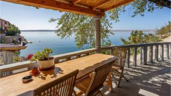 Haus in Lukovo Šugarje, 1. Reihe zum Meer, zu verkaufen 